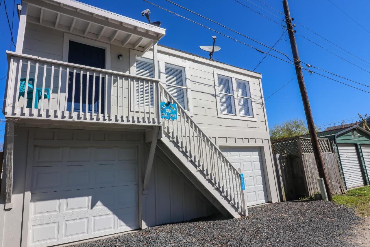 Old Bay All Day All You Need For A Relaxing Stay Galveston Exterior foto